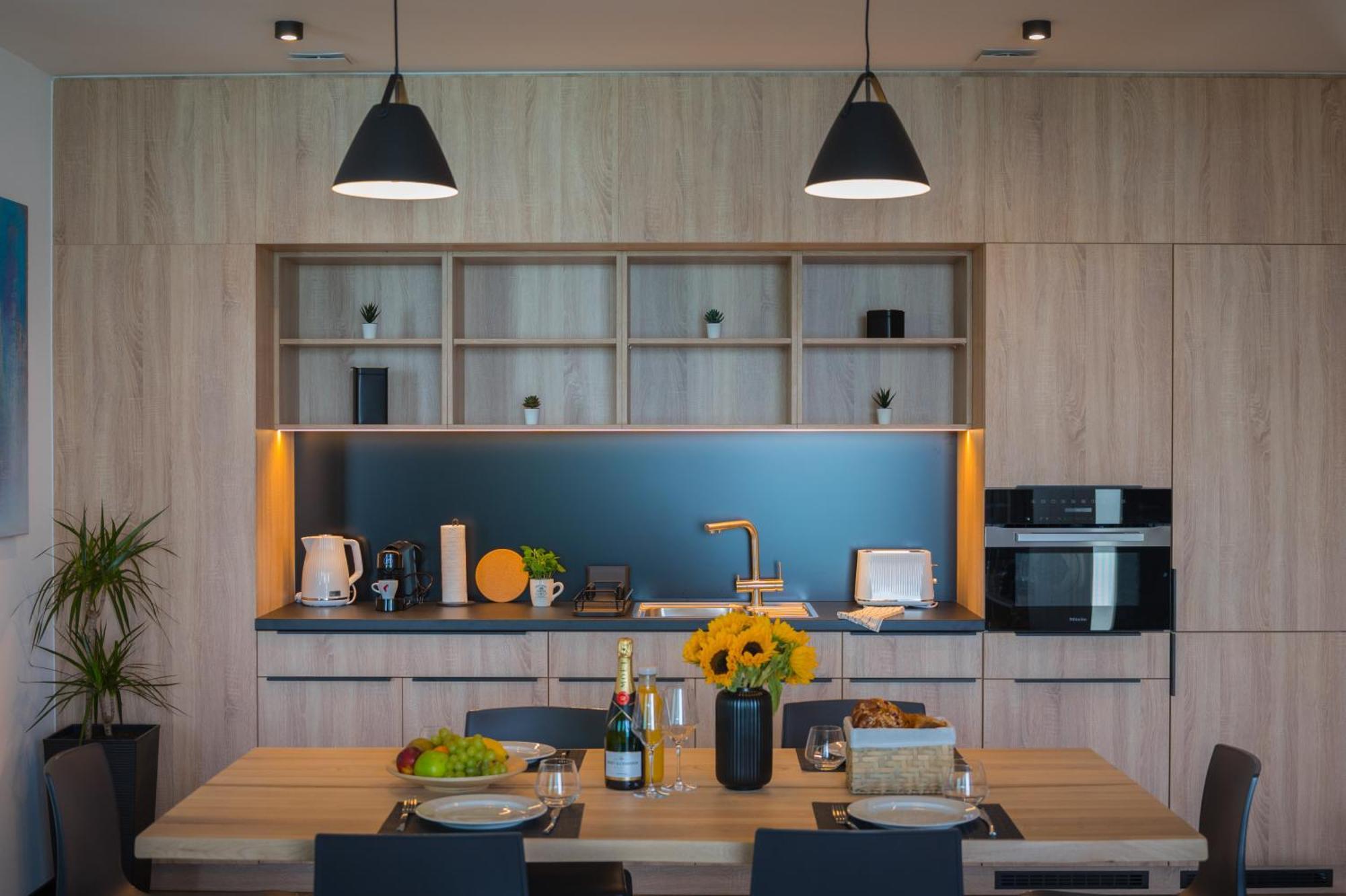 Bj81 Suite Hotel Siofok Luaran gambar