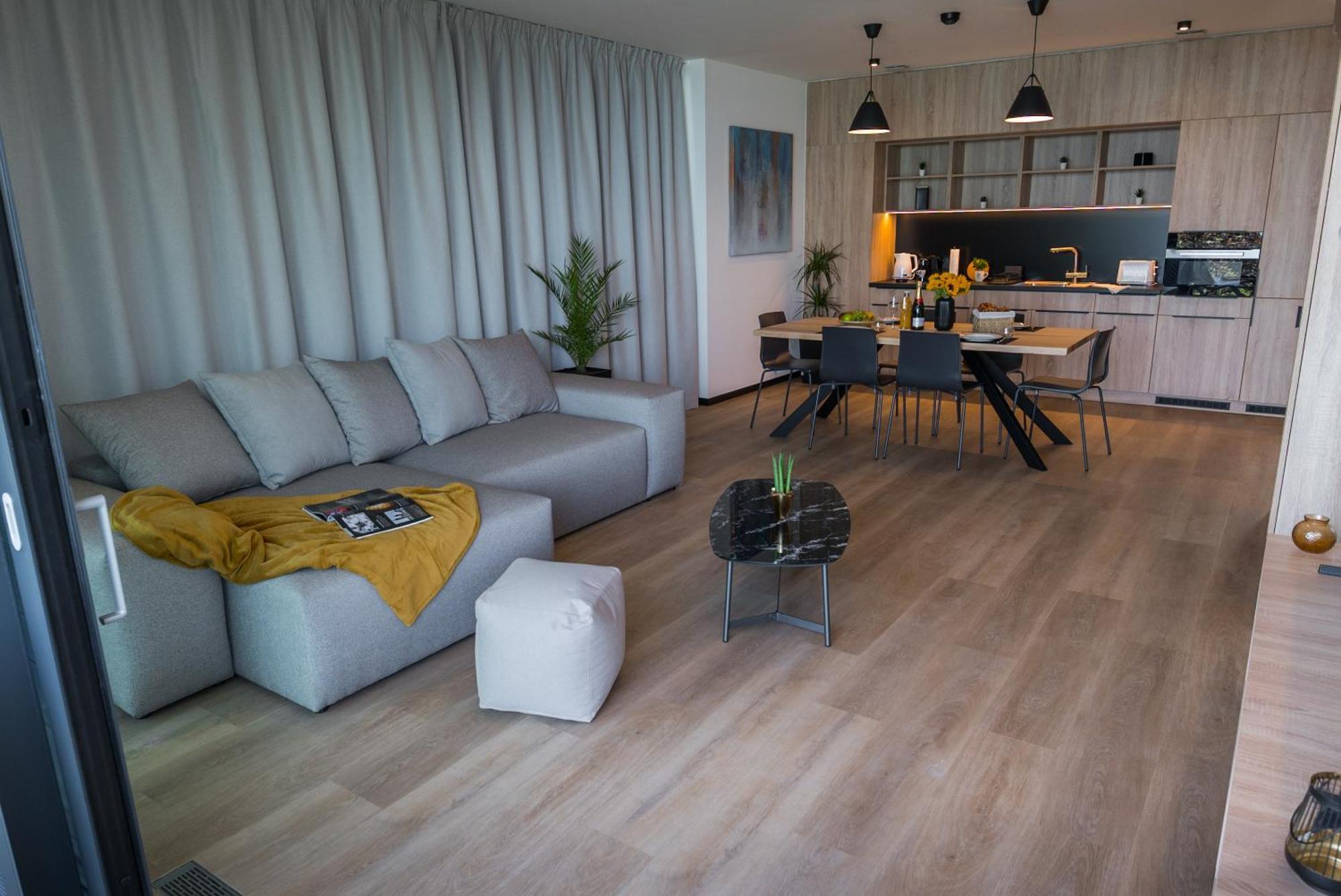 Bj81 Suite Hotel Siofok Luaran gambar