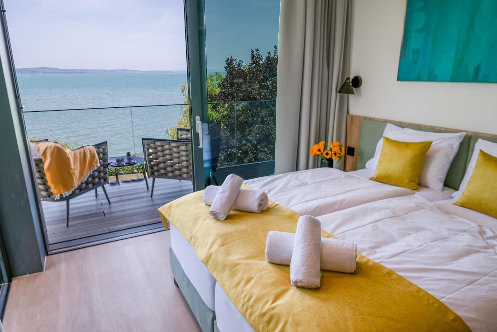 Bj81 Suite Hotel Siofok Luaran gambar
