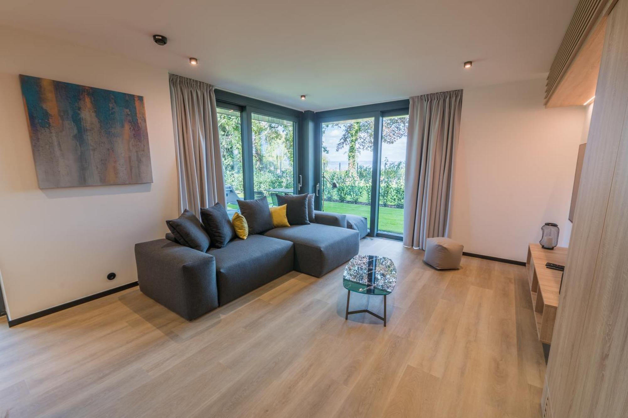 Bj81 Suite Hotel Siofok Luaran gambar