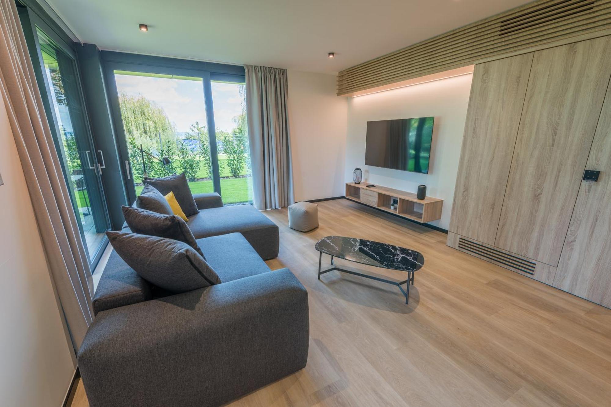 Bj81 Suite Hotel Siofok Luaran gambar