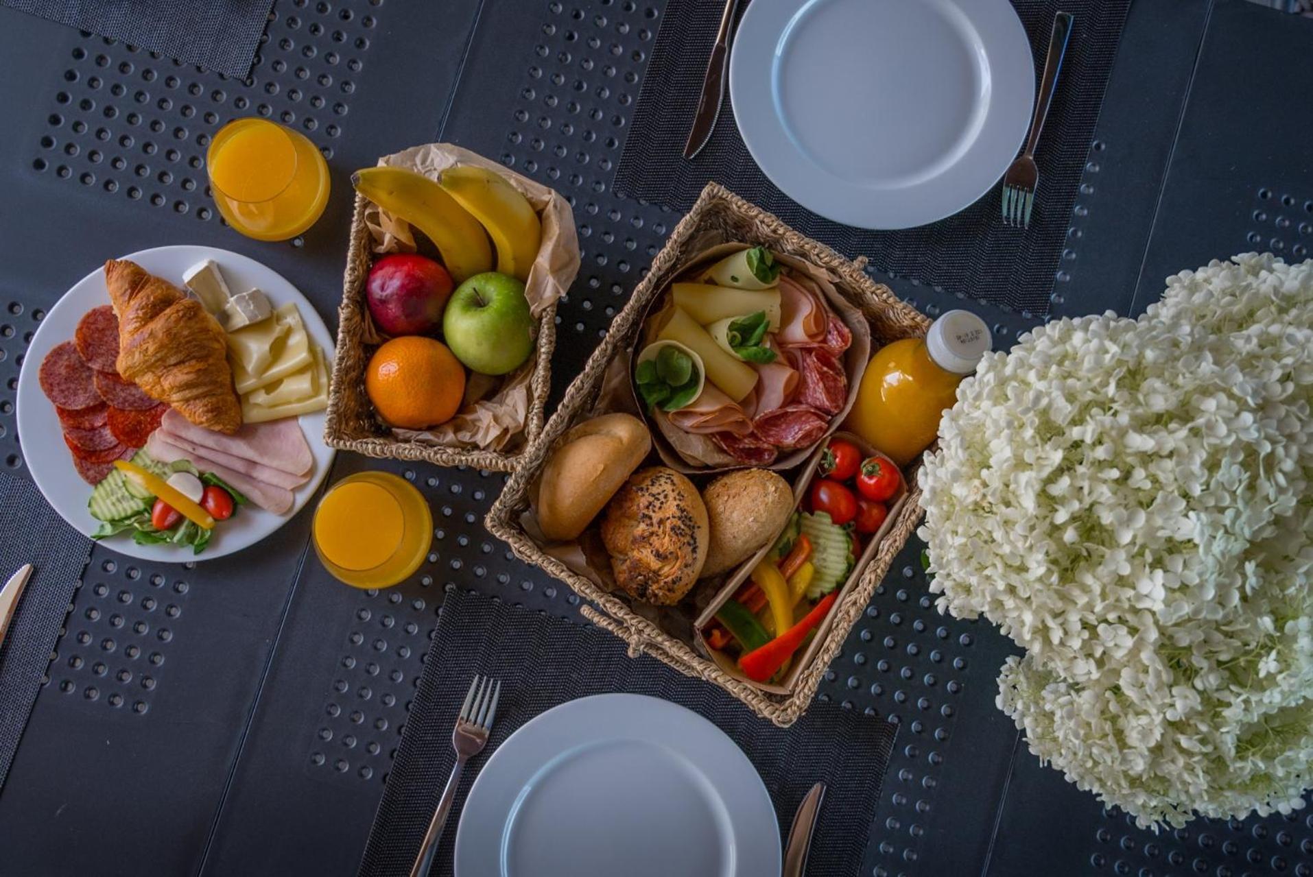 Bj81 Suite Hotel Siofok Luaran gambar